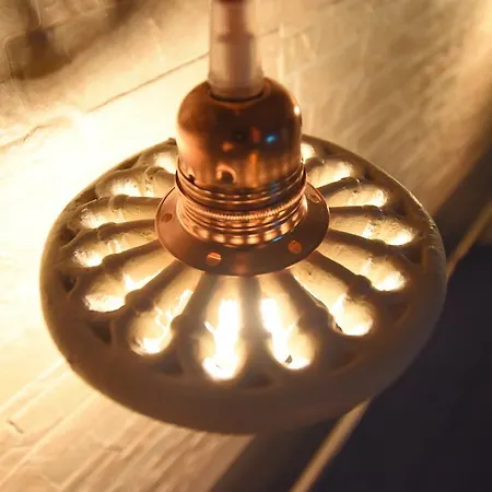 Nyaraló Dietro L'angolo *